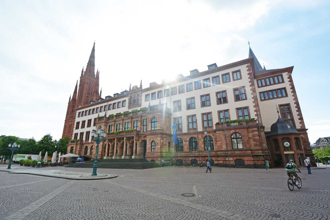 Rathaus am Schlossplatz © wiesbaden.de Foto Wiesbaden Congress & Marketing GmbH